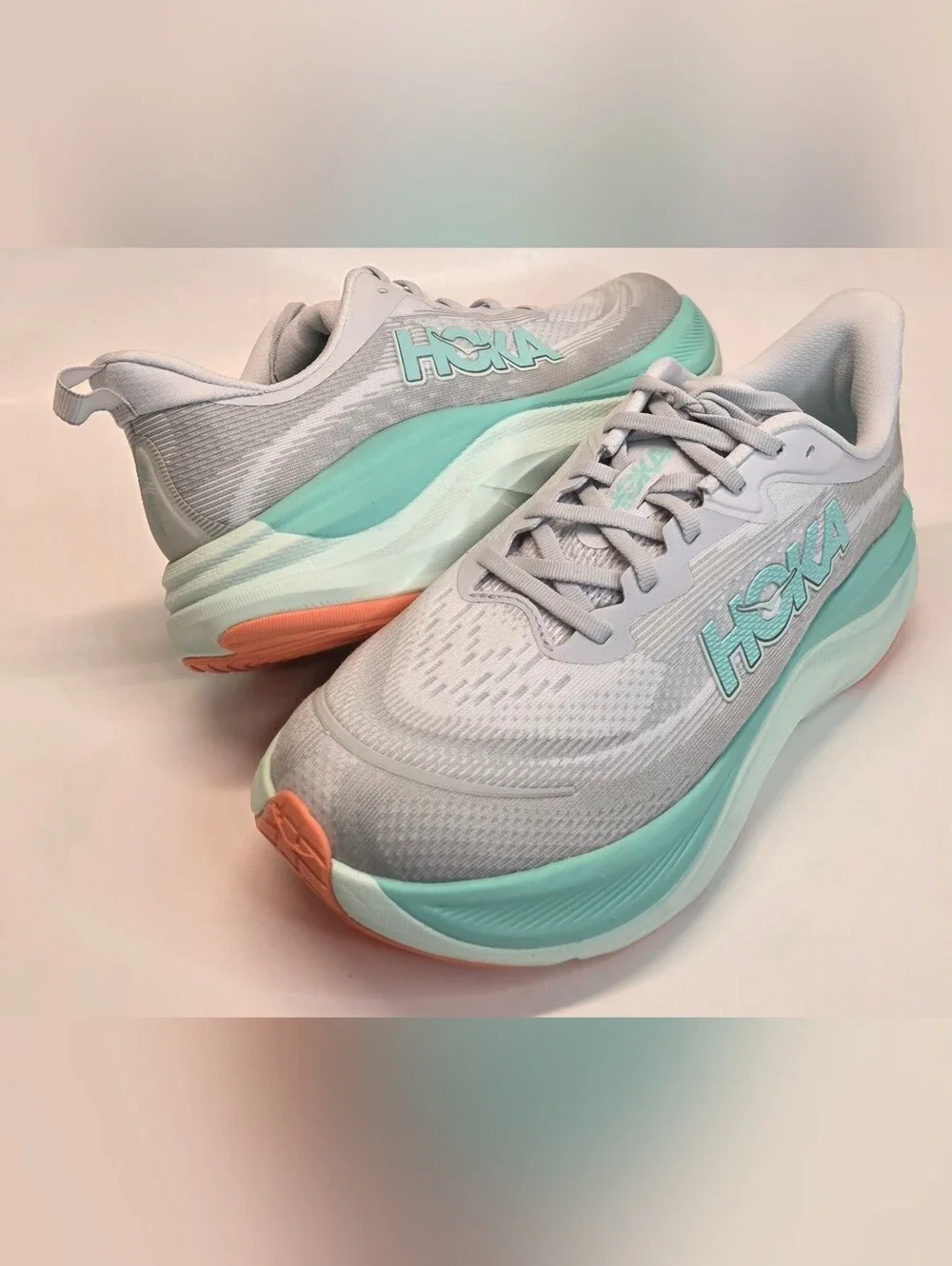 New Hoka One One Skyflow Running Shoes  Cosmic Grey Women’s Size 10B